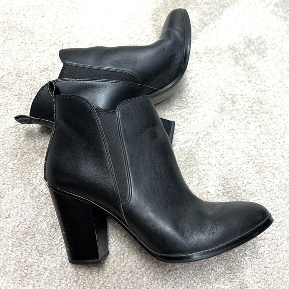 Michael Kors Black Leather Ankle Boots Size 8 Slip on Block Heel Booties Womens - Picture 1 of 11